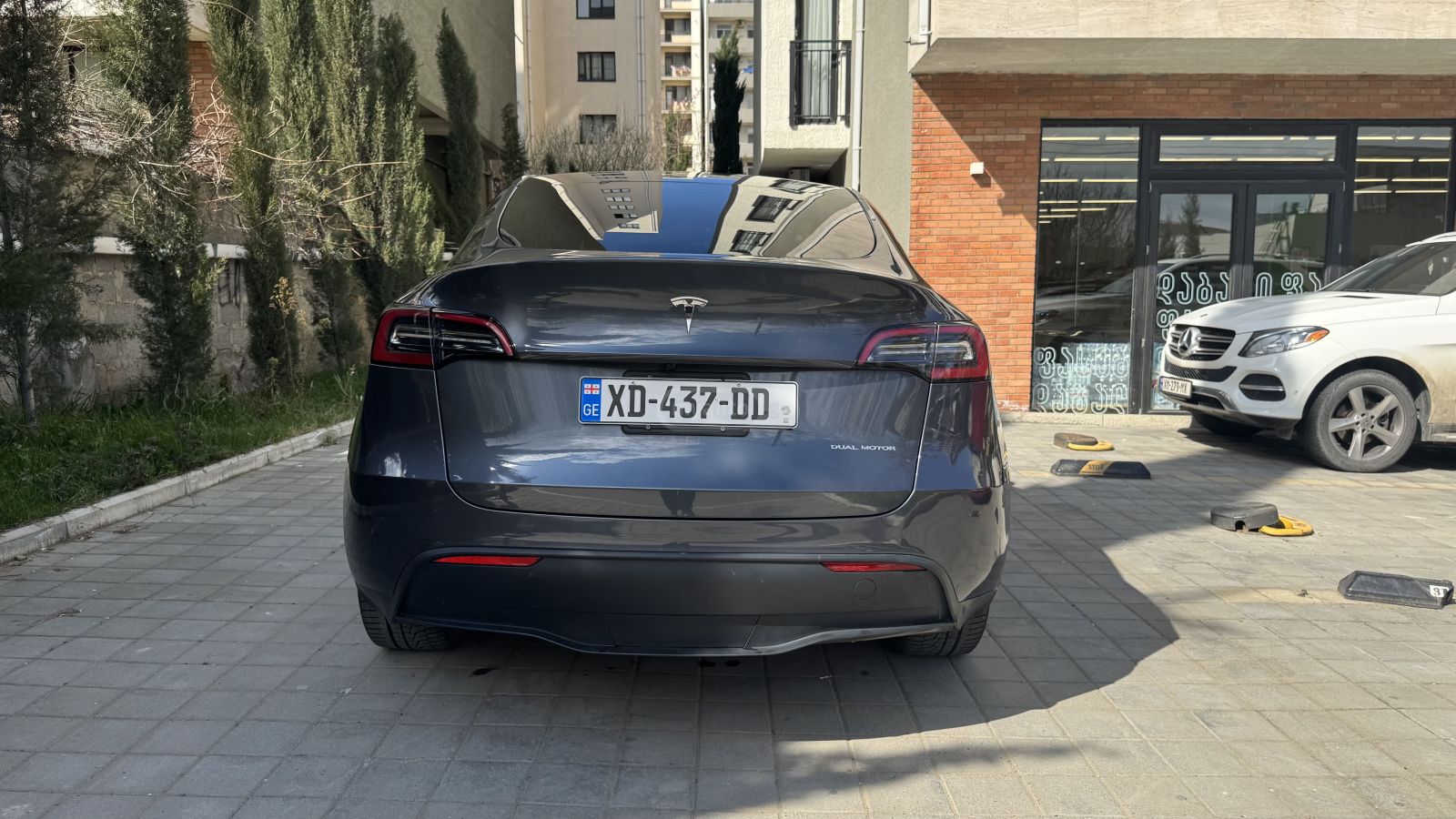 Tesla Model Y - фото 7