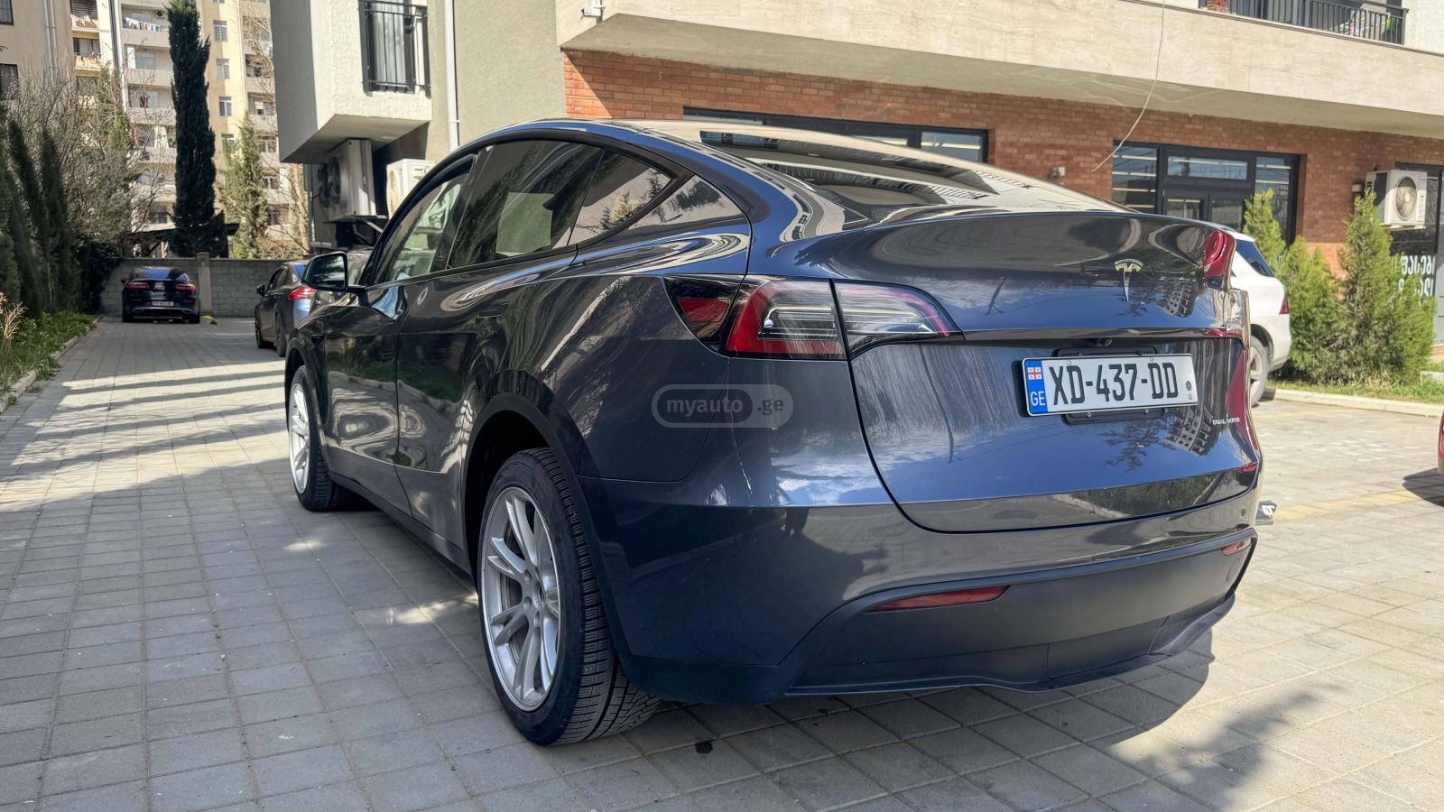 Tesla Model Y - фото 8
