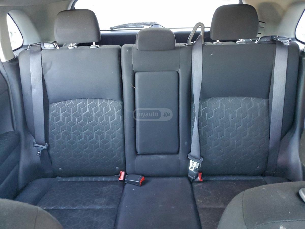 Mitsubishi Outlander - фото 10