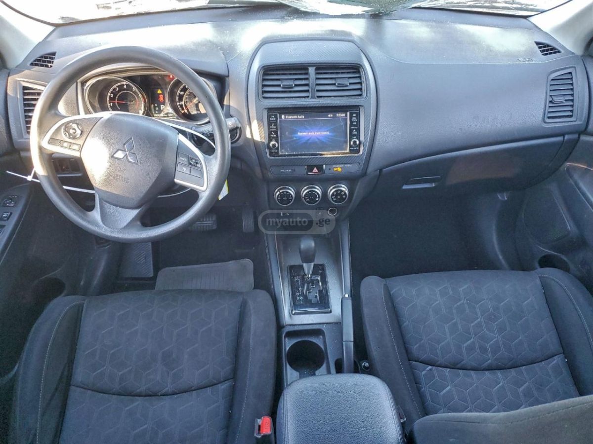 Mitsubishi Outlander - фото 8