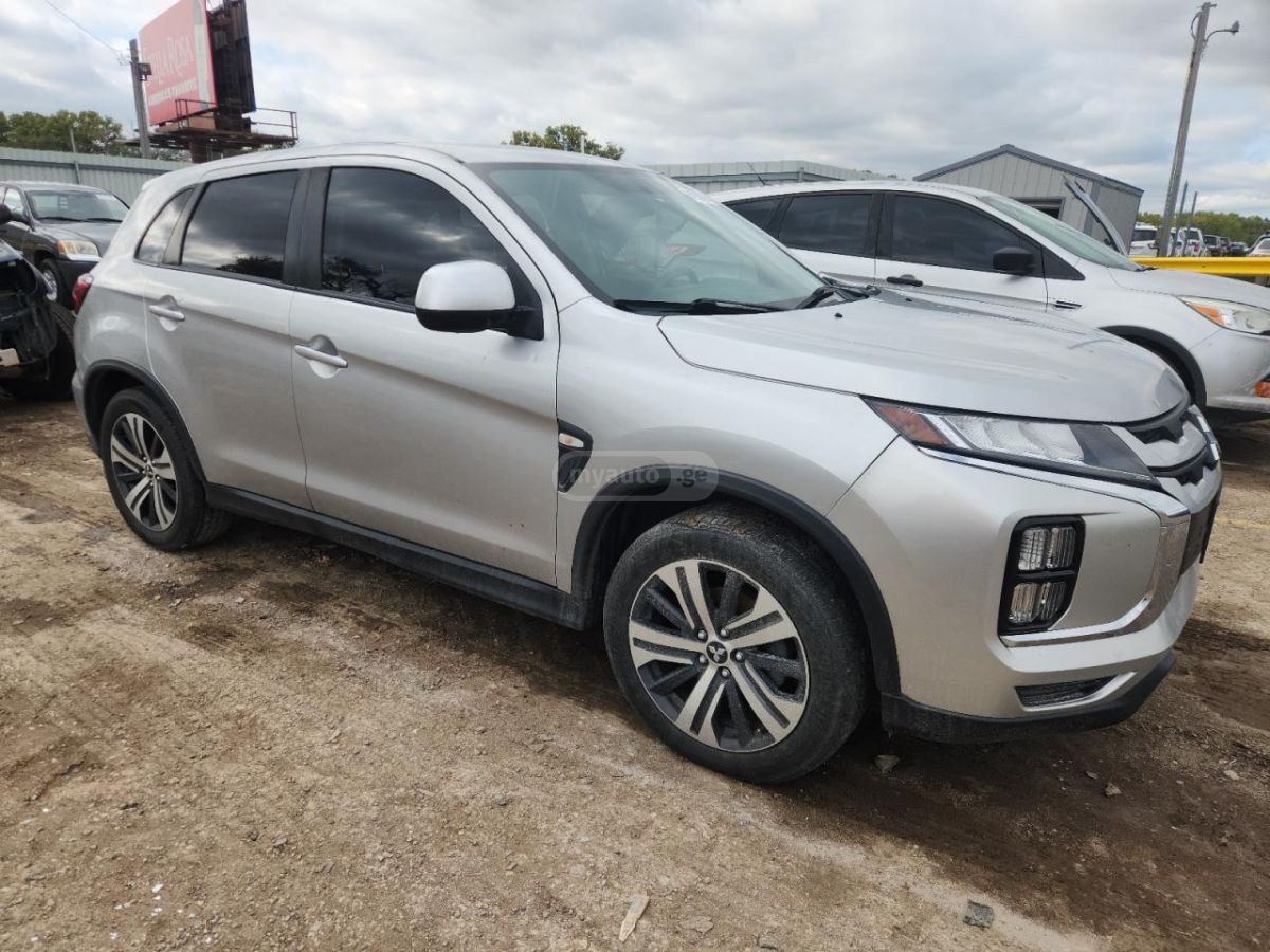 Mitsubishi Outlander - фото 4