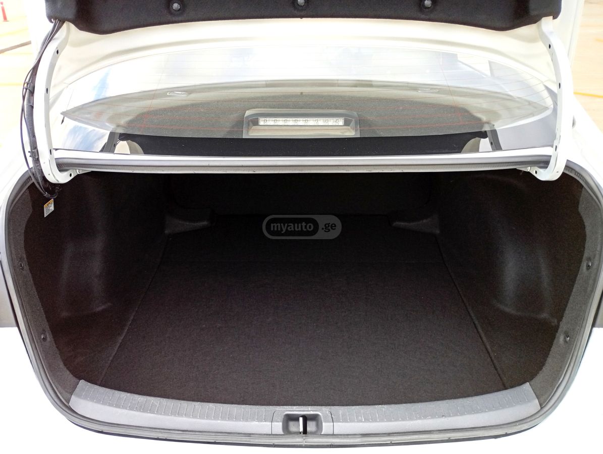 Toyota Prius - фото 10