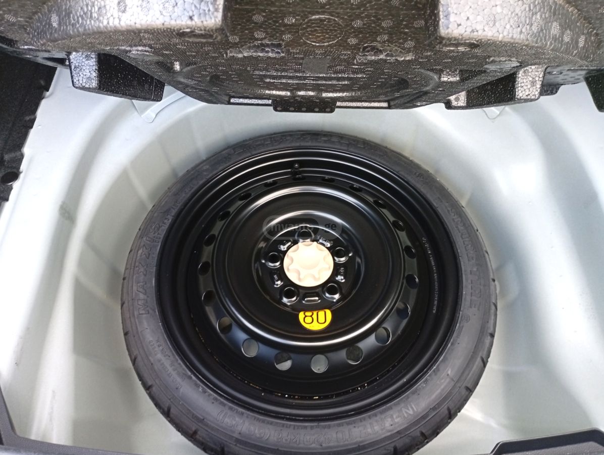 Toyota Prius - фото 11