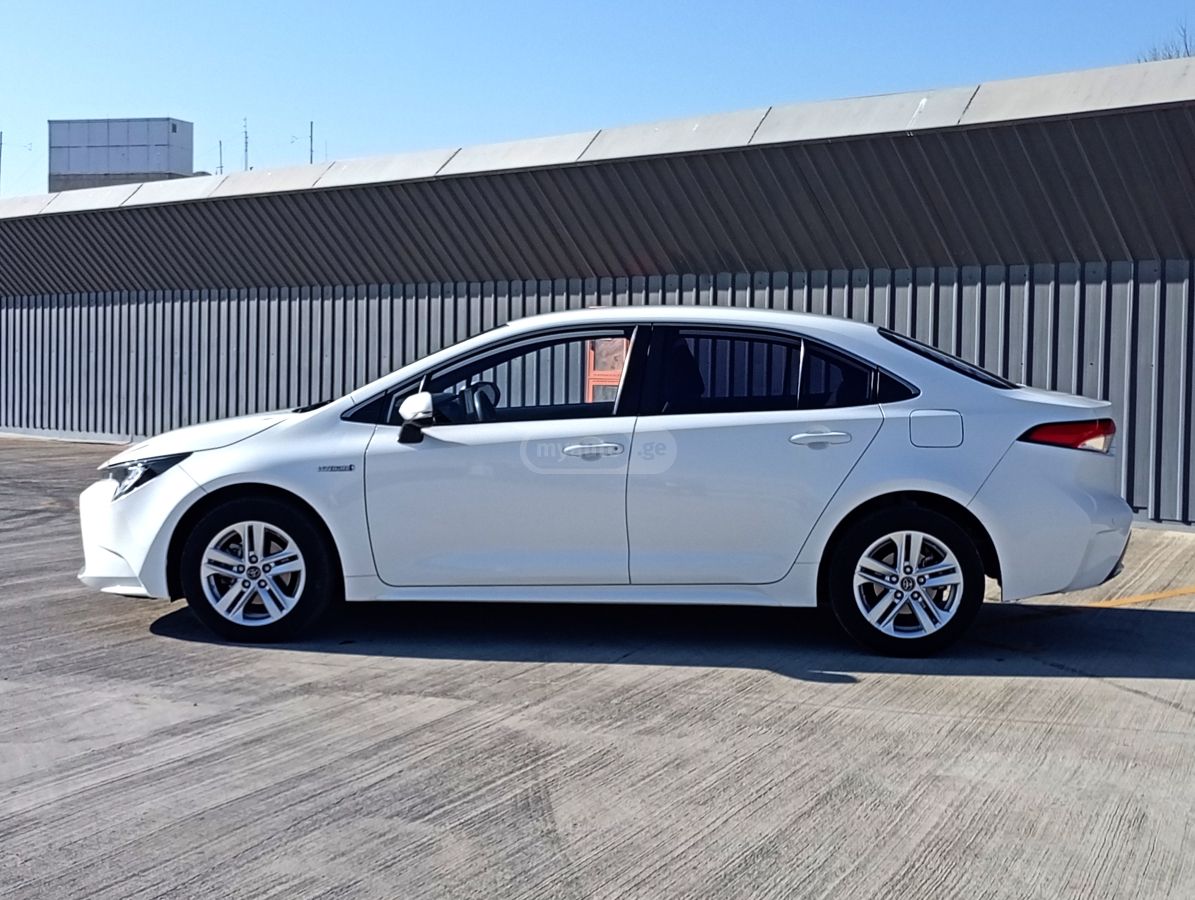 Toyota Prius - фото 5