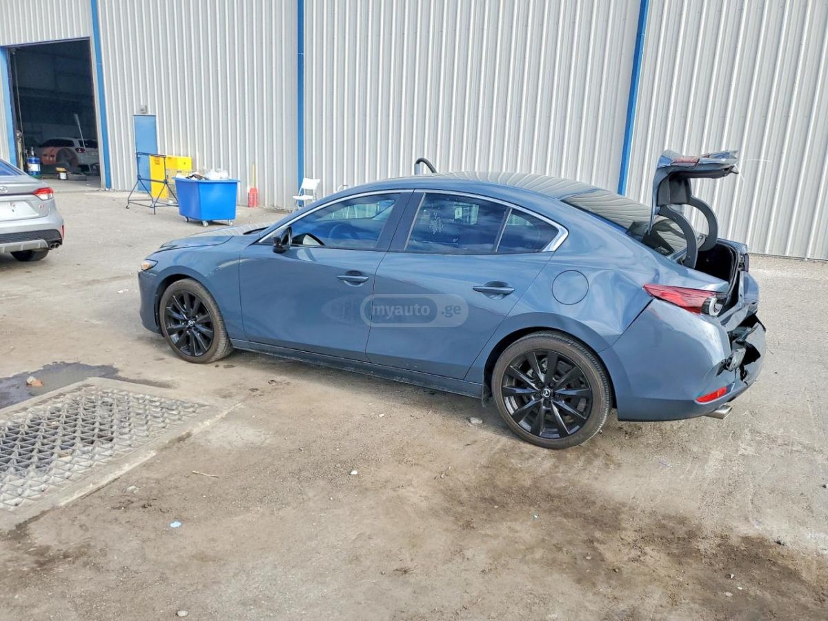 Mazda Mazda 3 2023 — миниатюра 2