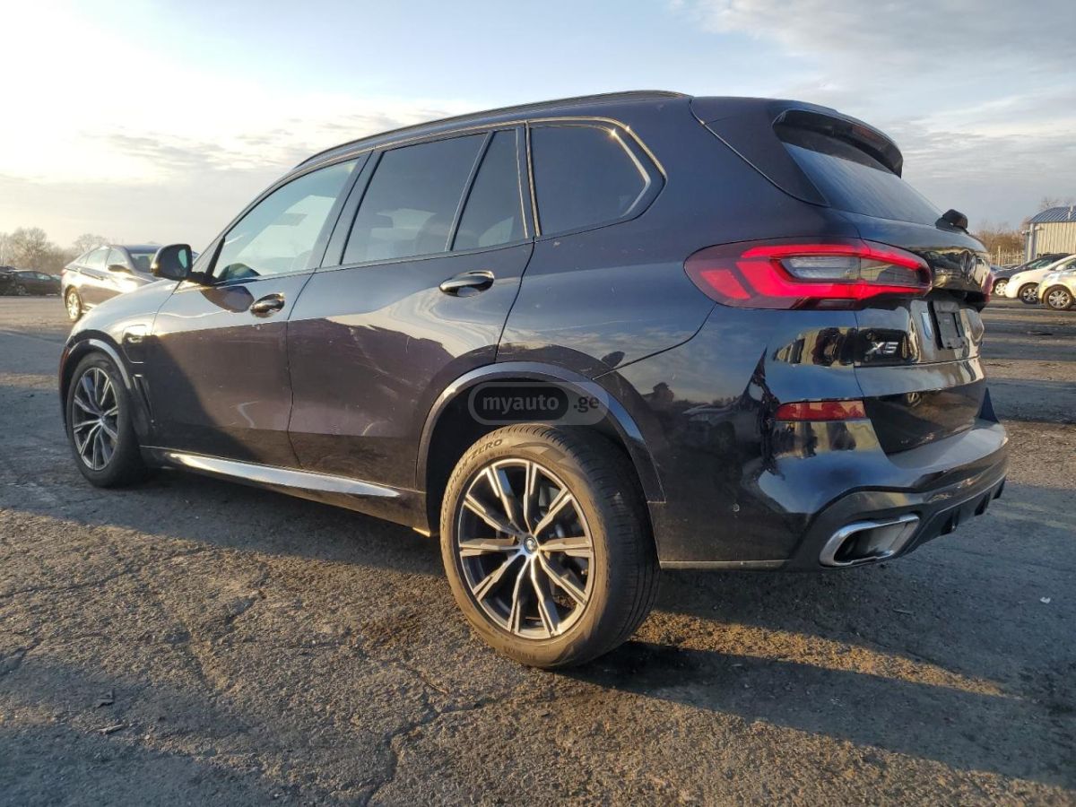 BMW X5 - фото 2