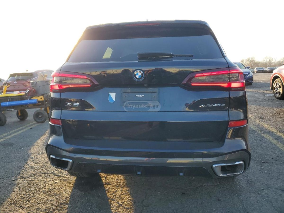 BMW X5 - фото 6