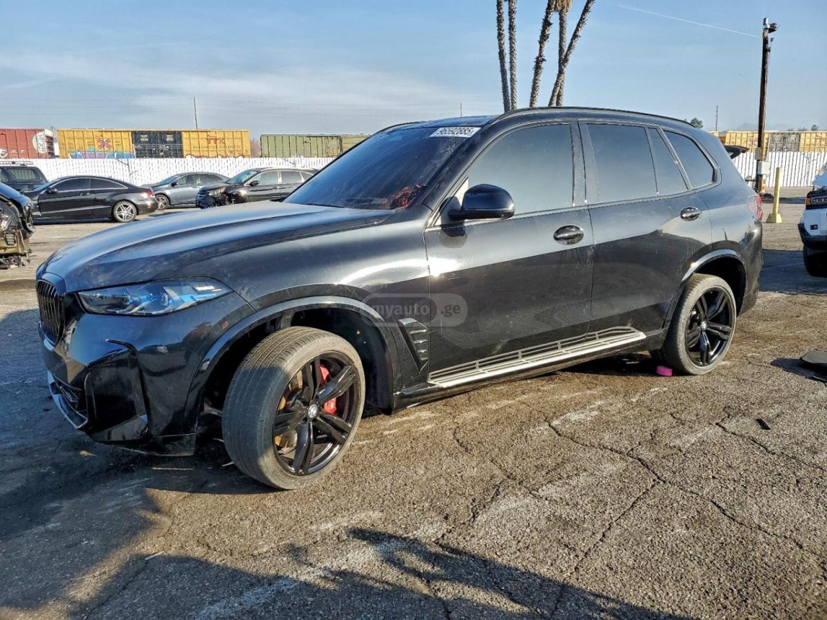 BMW X5 - фото 1