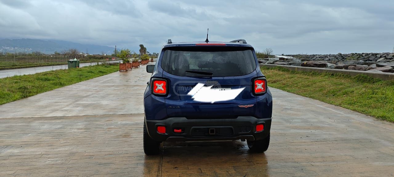 Jeep Renegade - фото 3