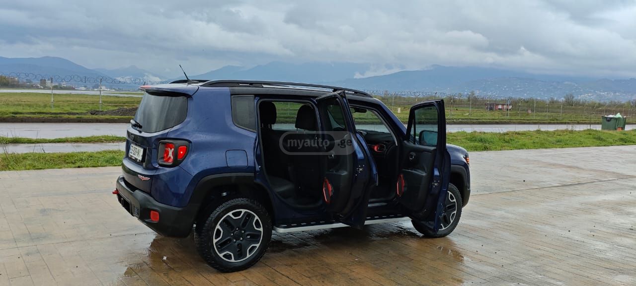 Jeep Renegade - фото 6