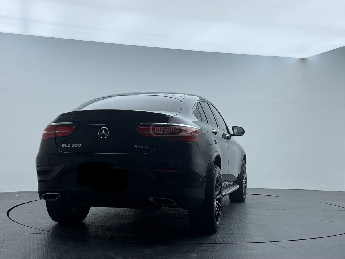 Mercedes-Benz GLC 300 Coupe - фото 6