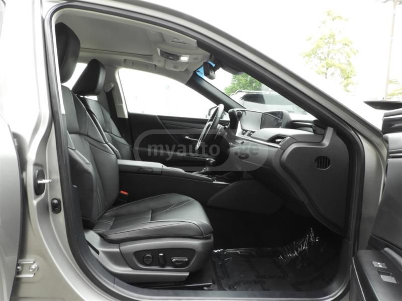 Lexus hybrid — миниатюра 4