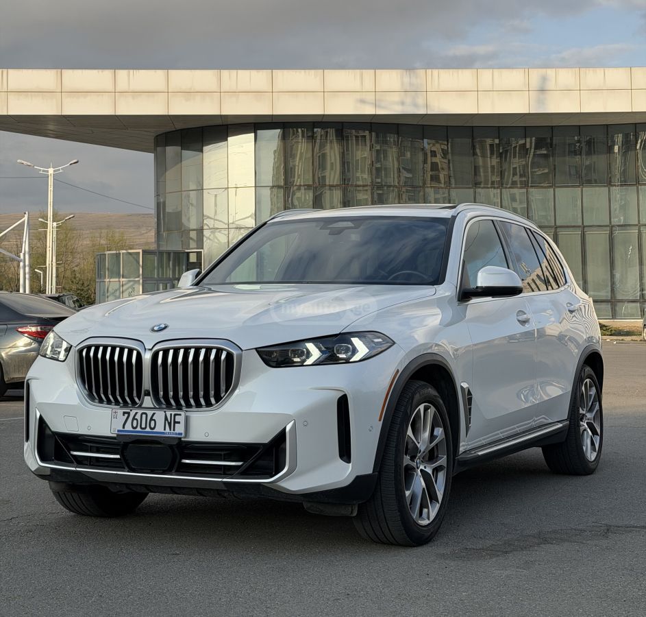 BMW X5 - фото 1
