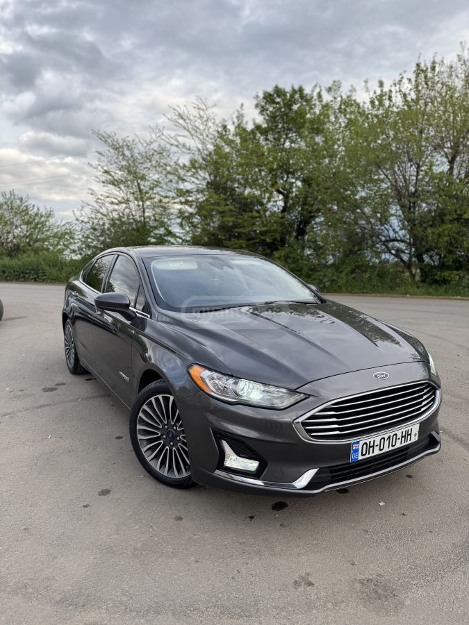 Ford Fusion - фото 1