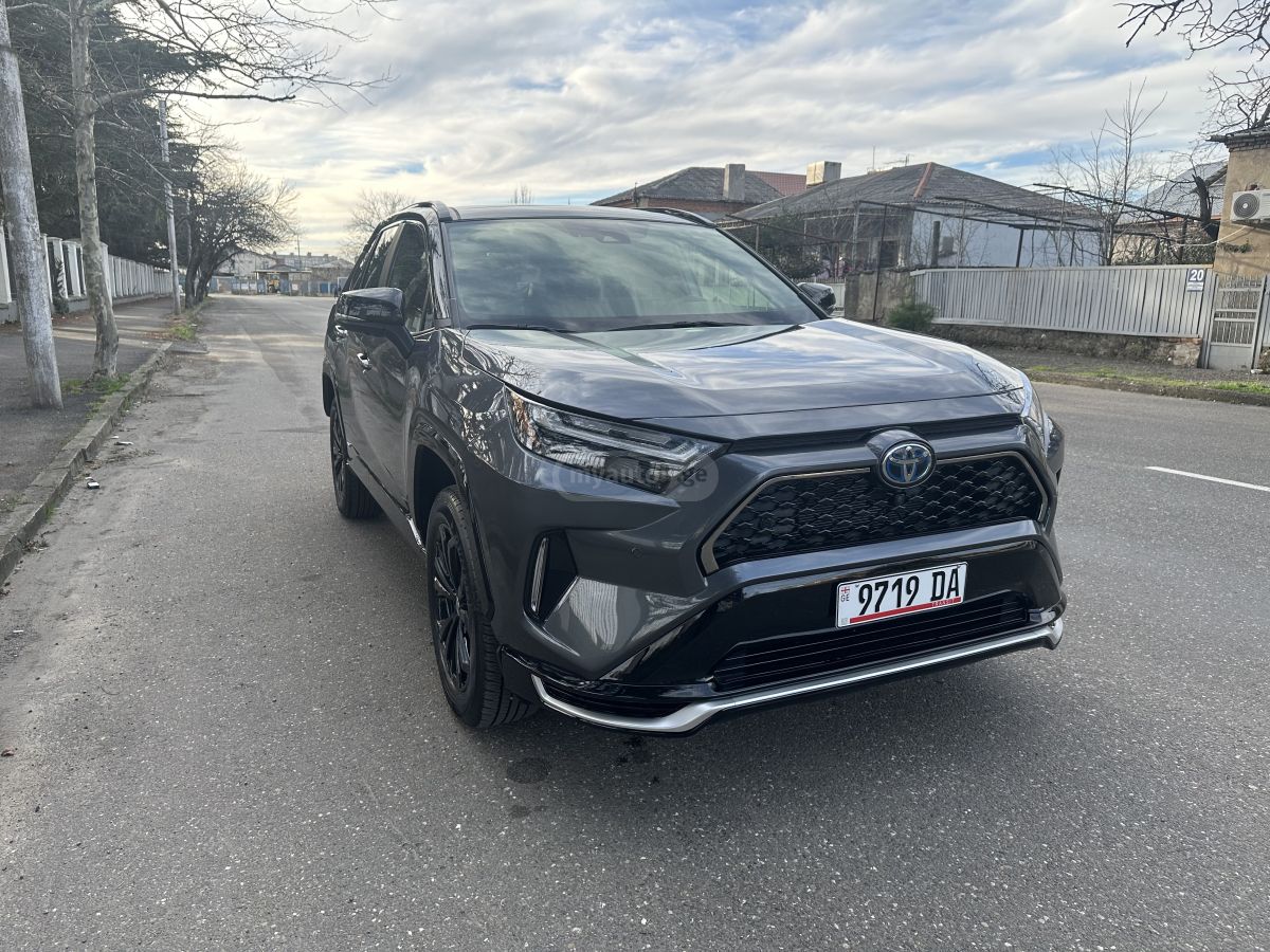 Toyota XSE 4dr All-Wheel Drive CVT — миниатюра 1