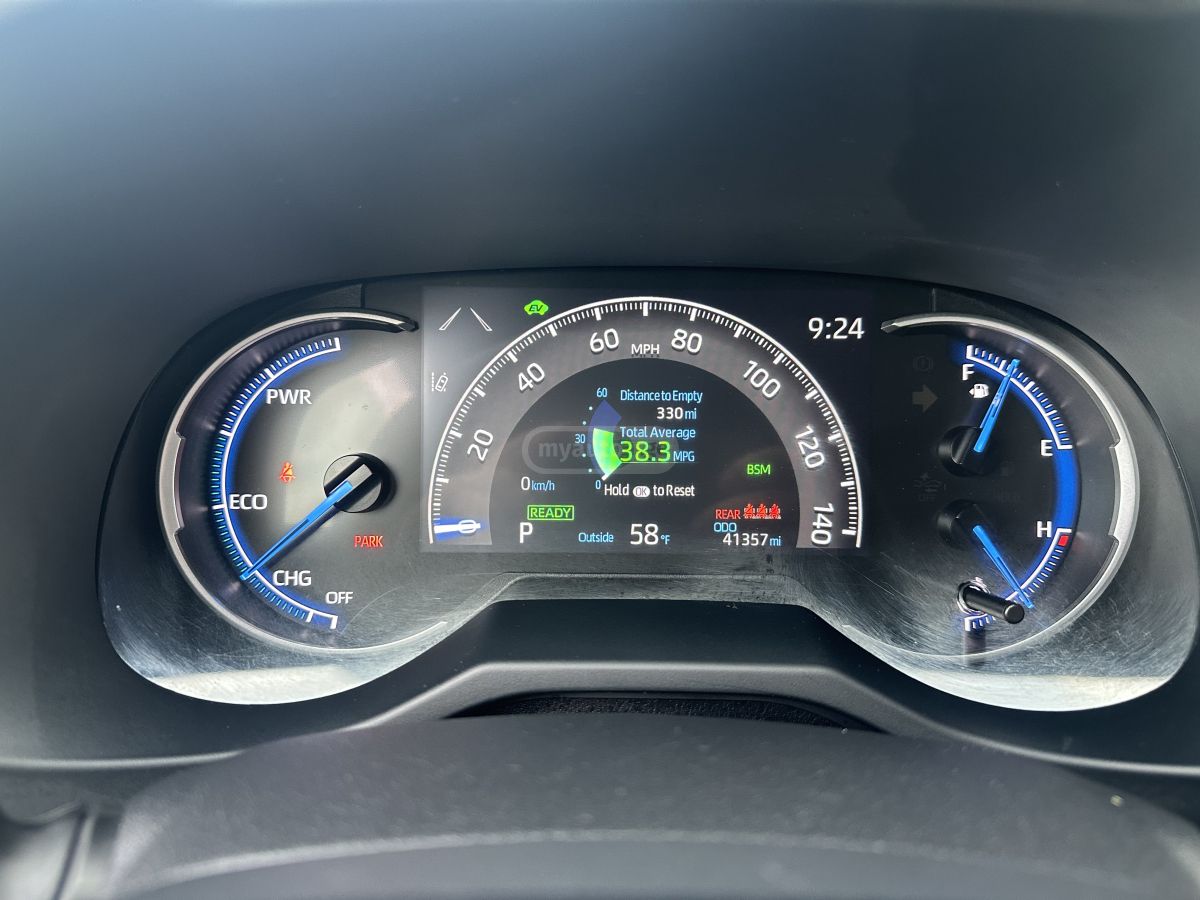 Toyota XSE 4dr All-Wheel Drive CVT — миниатюра 13