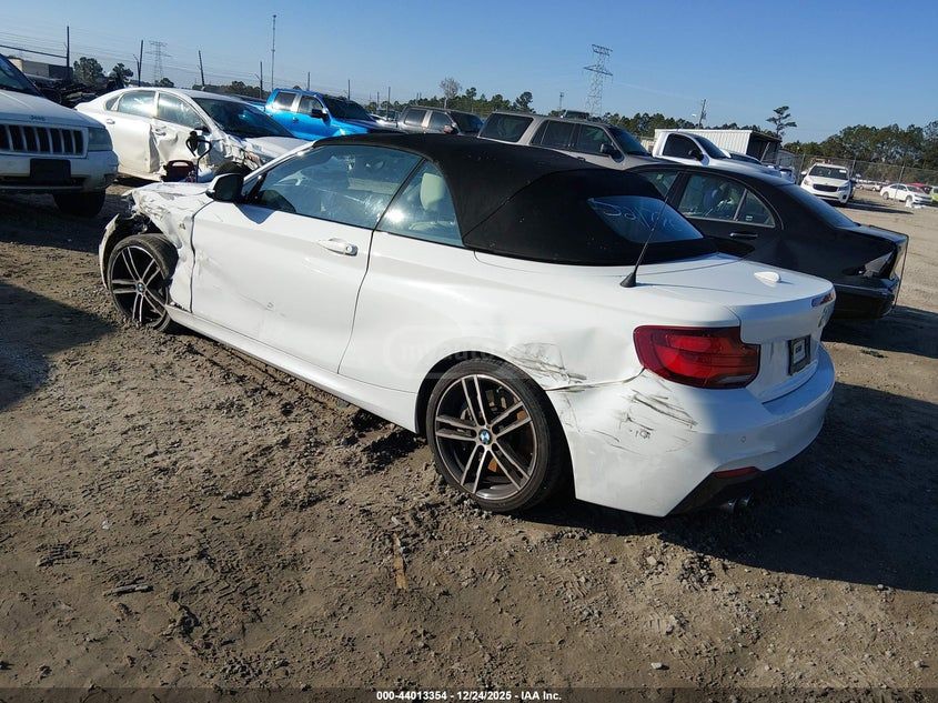 BMW 230i 2021 — миниатюра 3