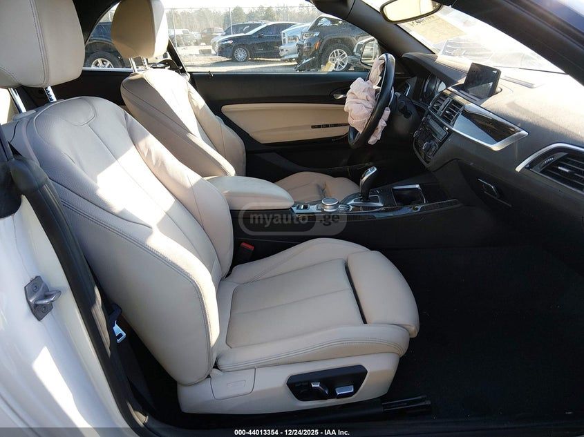 BMW 230i 2021 — миниатюра 5