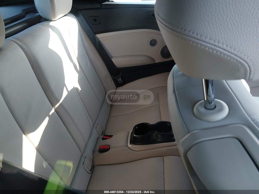 BMW 230i 2021 — миниатюра 8