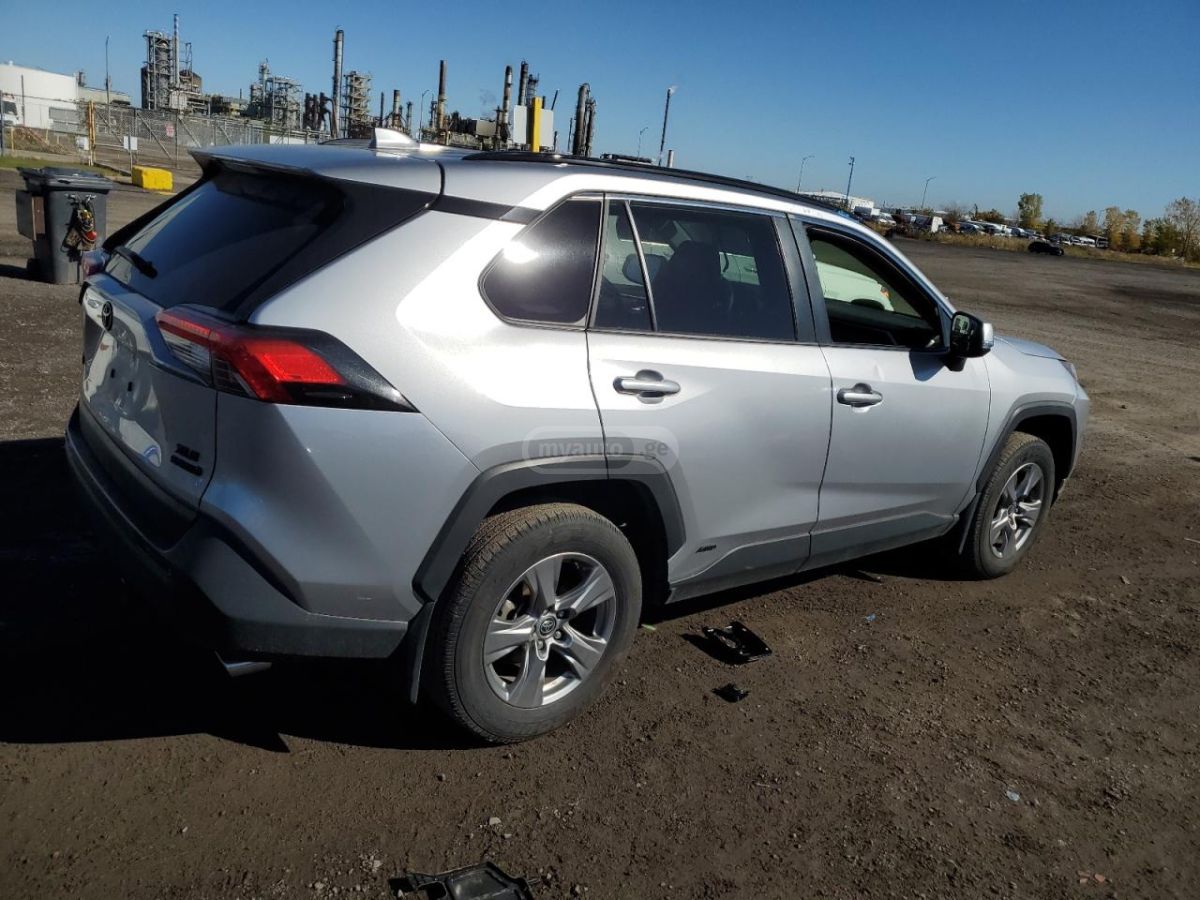 Toyota RAV 4 - фото 3