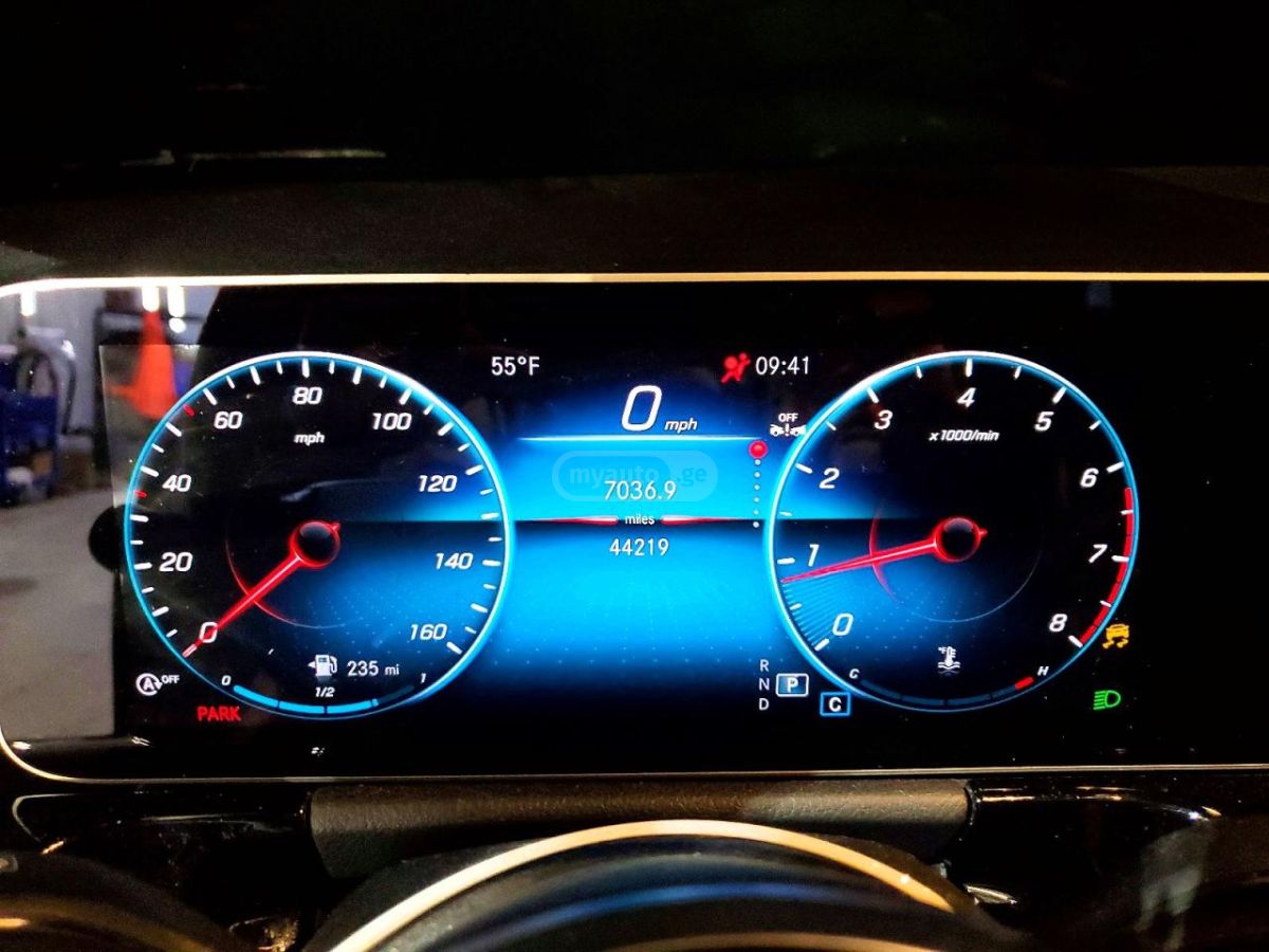 Mercedes-Benz GLA 250 - фото 9