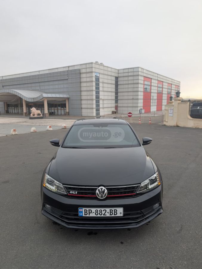 Volkswagen Jetta - фото 1