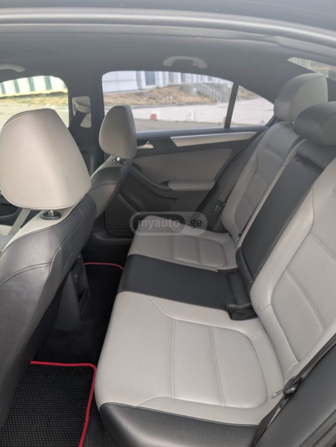 Volkswagen Jetta - фото 10