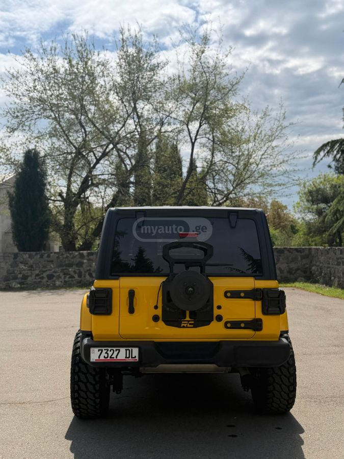Jeep Wrangler - фото 7
