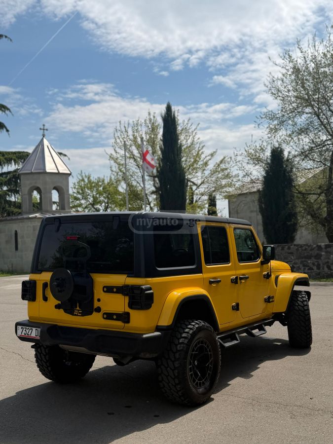 Jeep Wrangler - фото 8