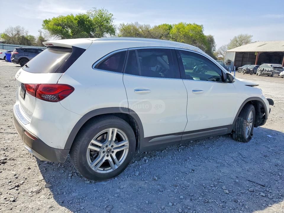 Mercedes-Benz Base GLA 250 4dr Front-Wheel D — миниатюра 3