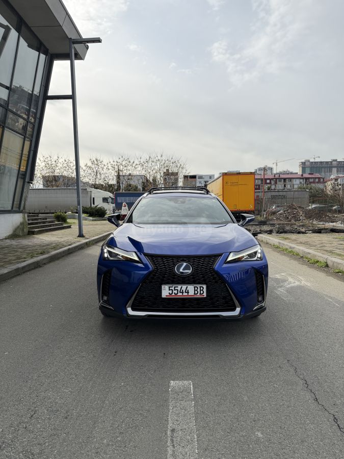 Lexus UX 250 h - фото 2