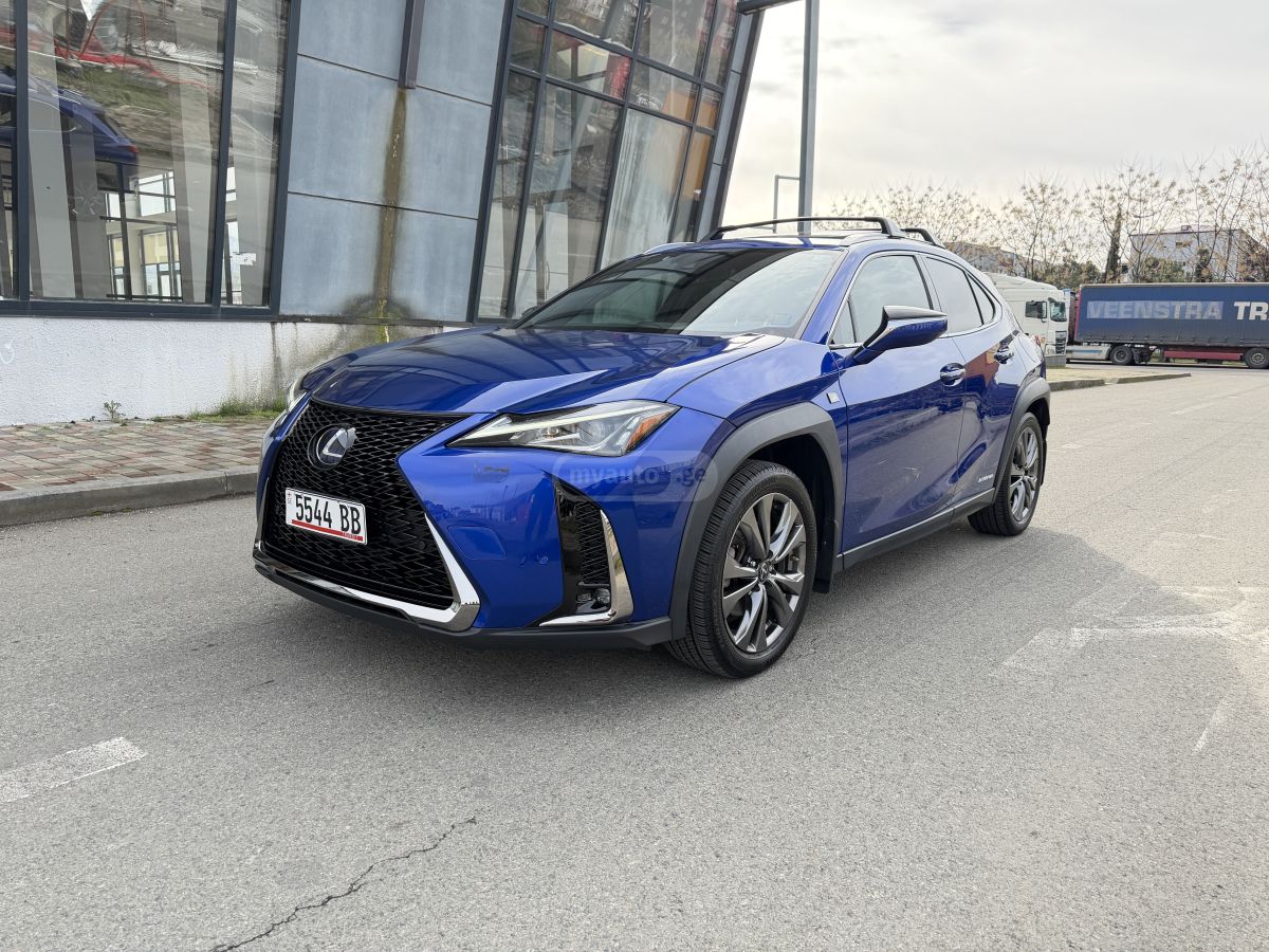 Lexus UX 250 h - фото 3