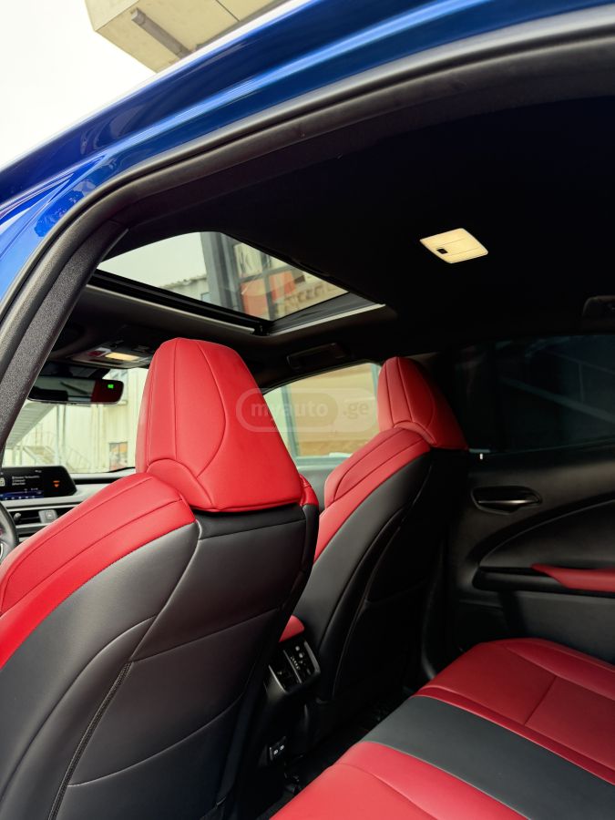 Lexus UX 250 h - фото 8