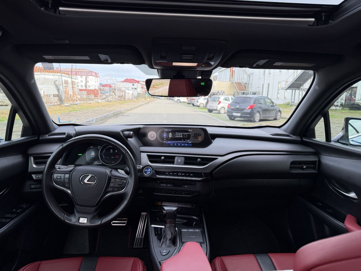 Lexus UX 250 h - фото 9