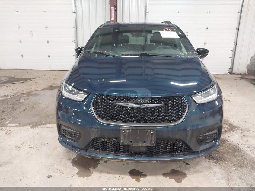 Chrysler Pacifica 2025 — миниатюра 11