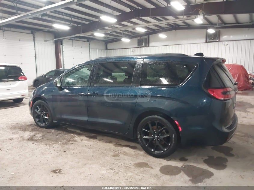 Chrysler Pacifica 2025 — миниатюра 13