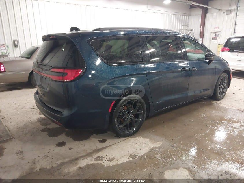 Chrysler Pacifica 2025 — миниатюра 4