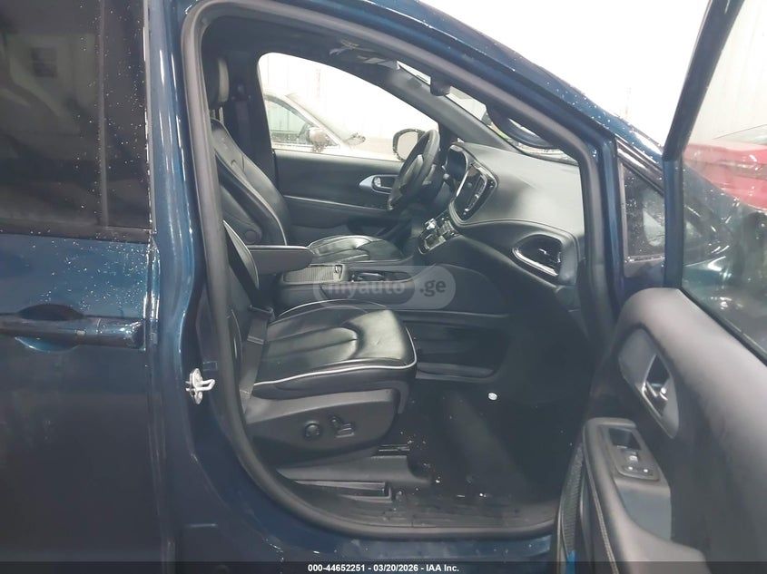 Chrysler Pacifica 2025 — миниатюра 5