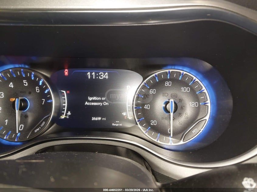 Chrysler Pacifica 2025 — миниатюра 6