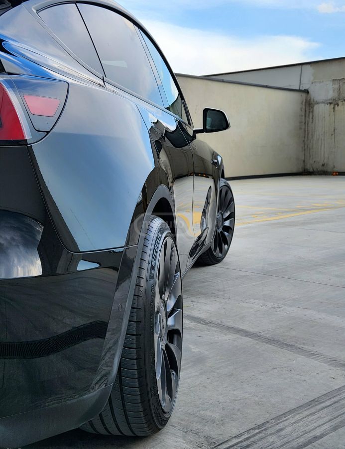 Tesla Model Y - фото 3