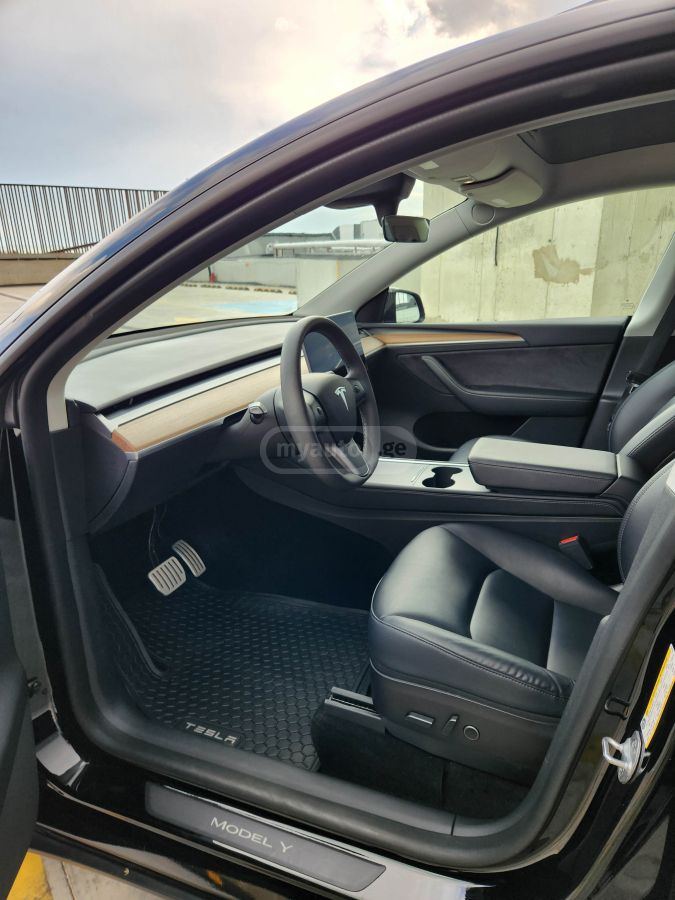 Tesla Model Y - фото 6