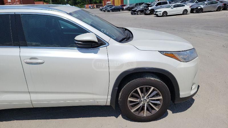 Toyota Highlander - фото 13