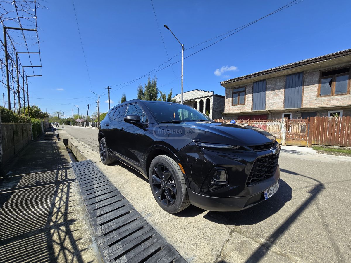 Chevrolet Blazer - фото 1