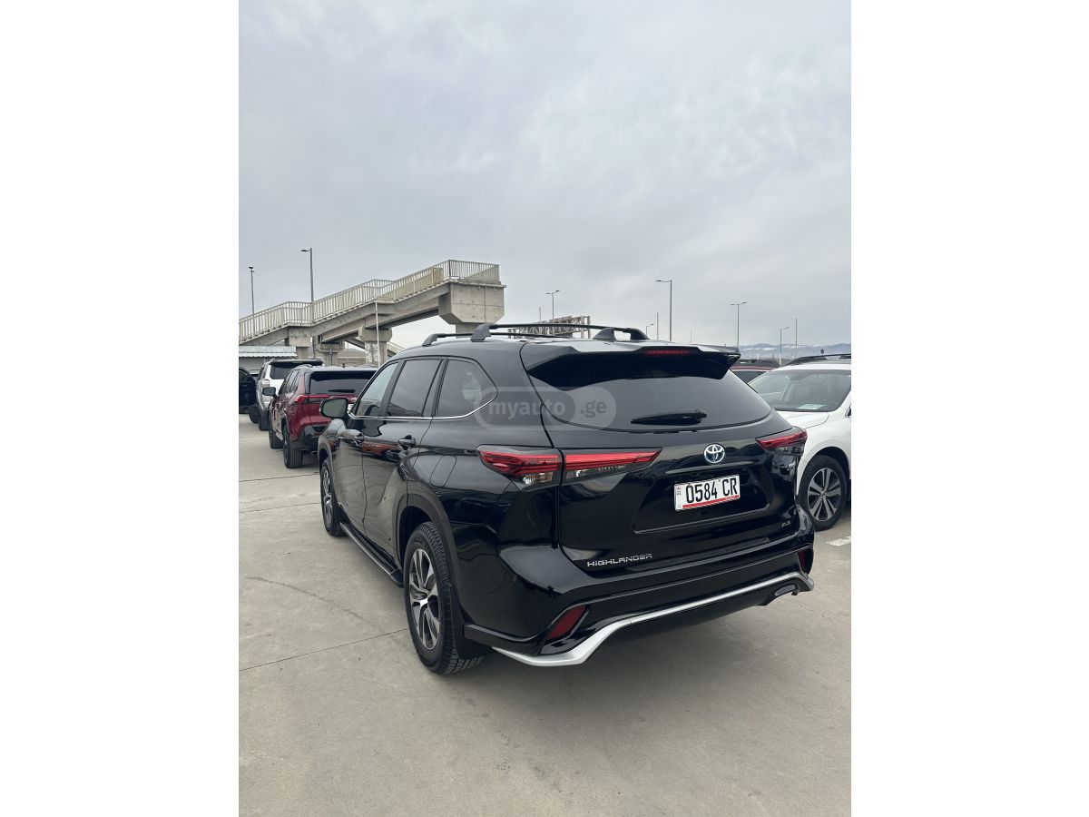 Toyota XLE 4dr All-Wheel Drive CVT — миниатюра 3