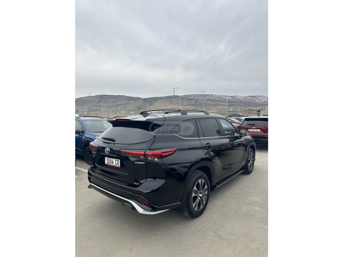 Toyota XLE 4dr All-Wheel Drive CVT — миниатюра 5