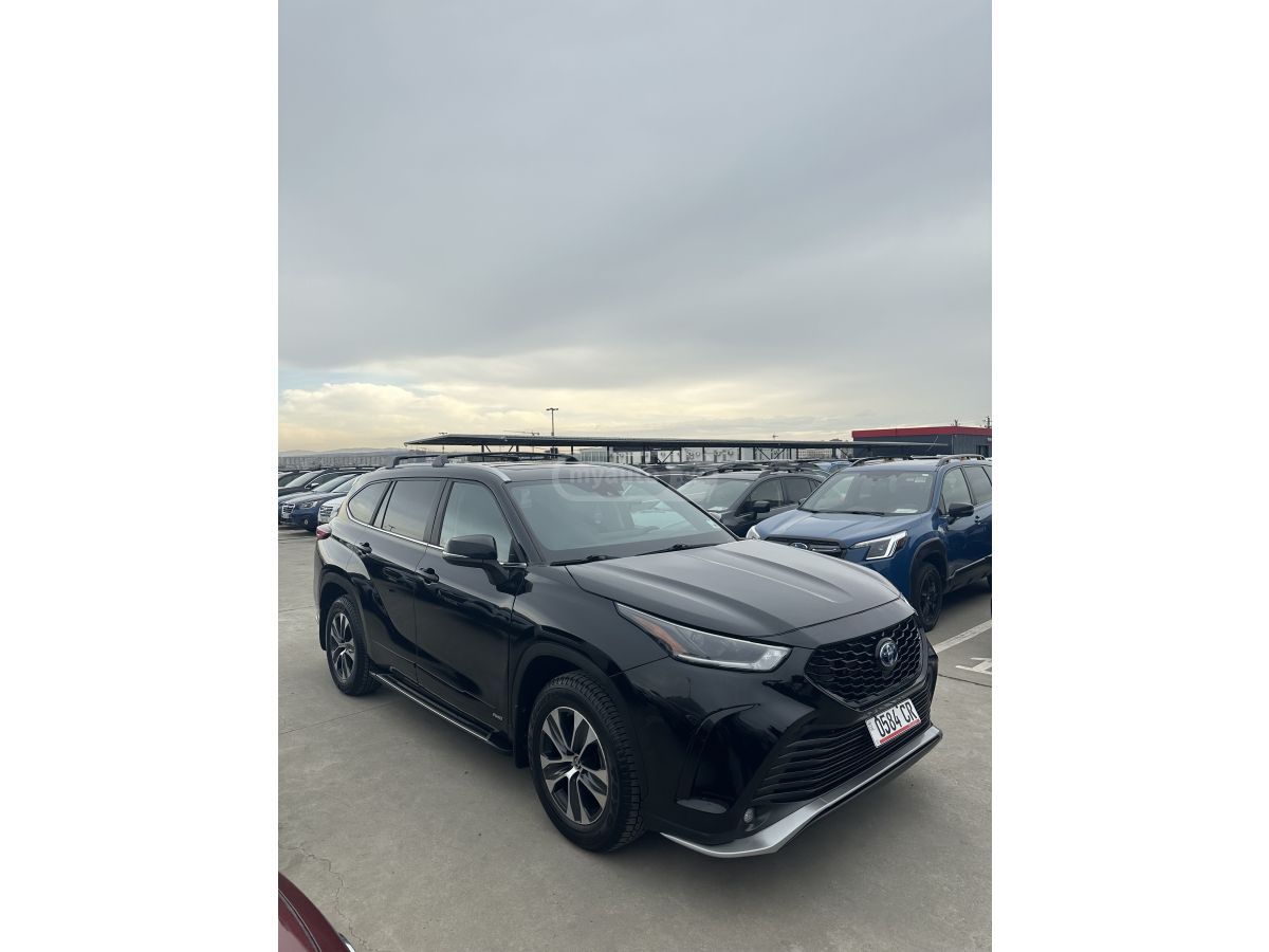 Toyota XLE 4dr All-Wheel Drive CVT — миниатюра 6