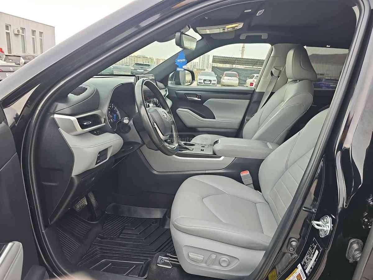 Toyota XLE 4dr All-Wheel Drive CVT — миниатюра 8