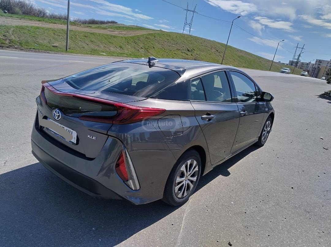 Toyota Prius - фото 1
