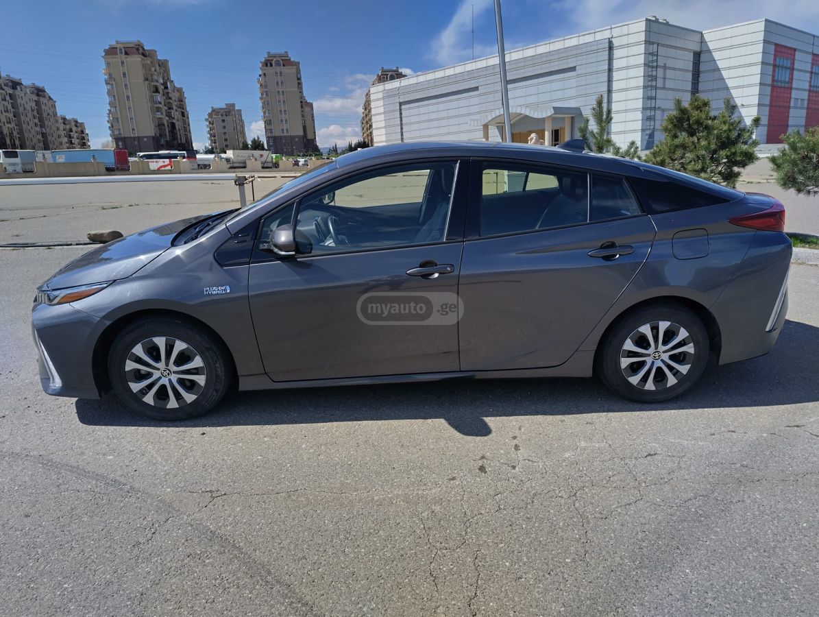 Toyota Prius - фото 3