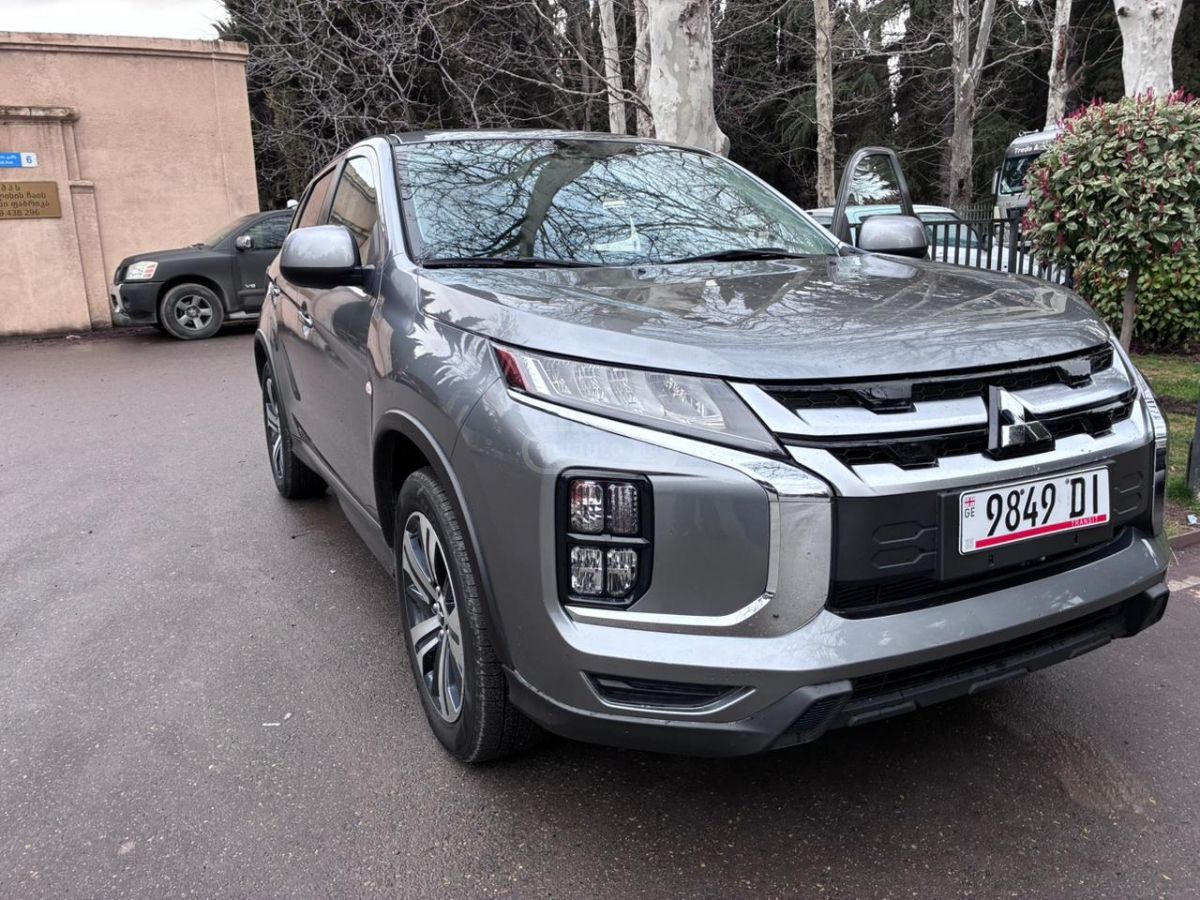 Mitsubishi Outlander Sport - фото 1